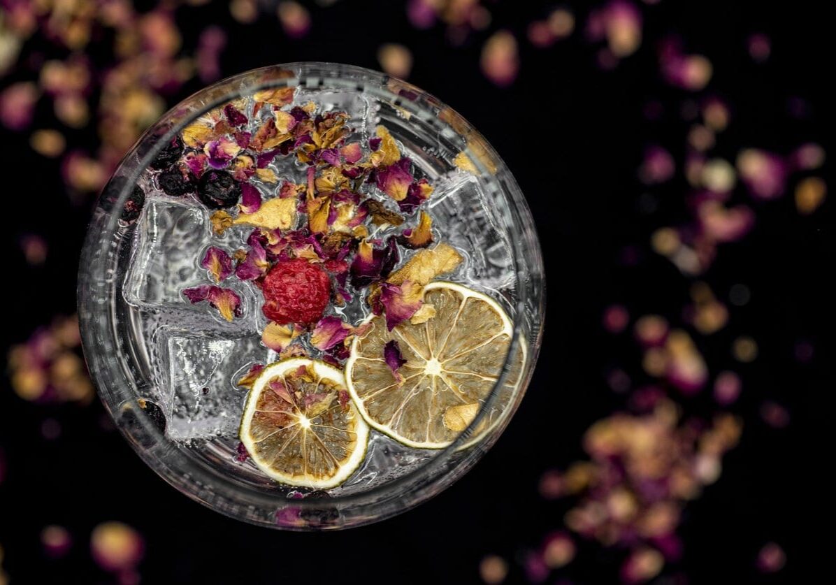 Contains raspberries and blueberries, delicate rose and lime.